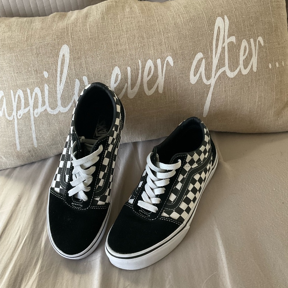 Vans - Picture 2 of 4